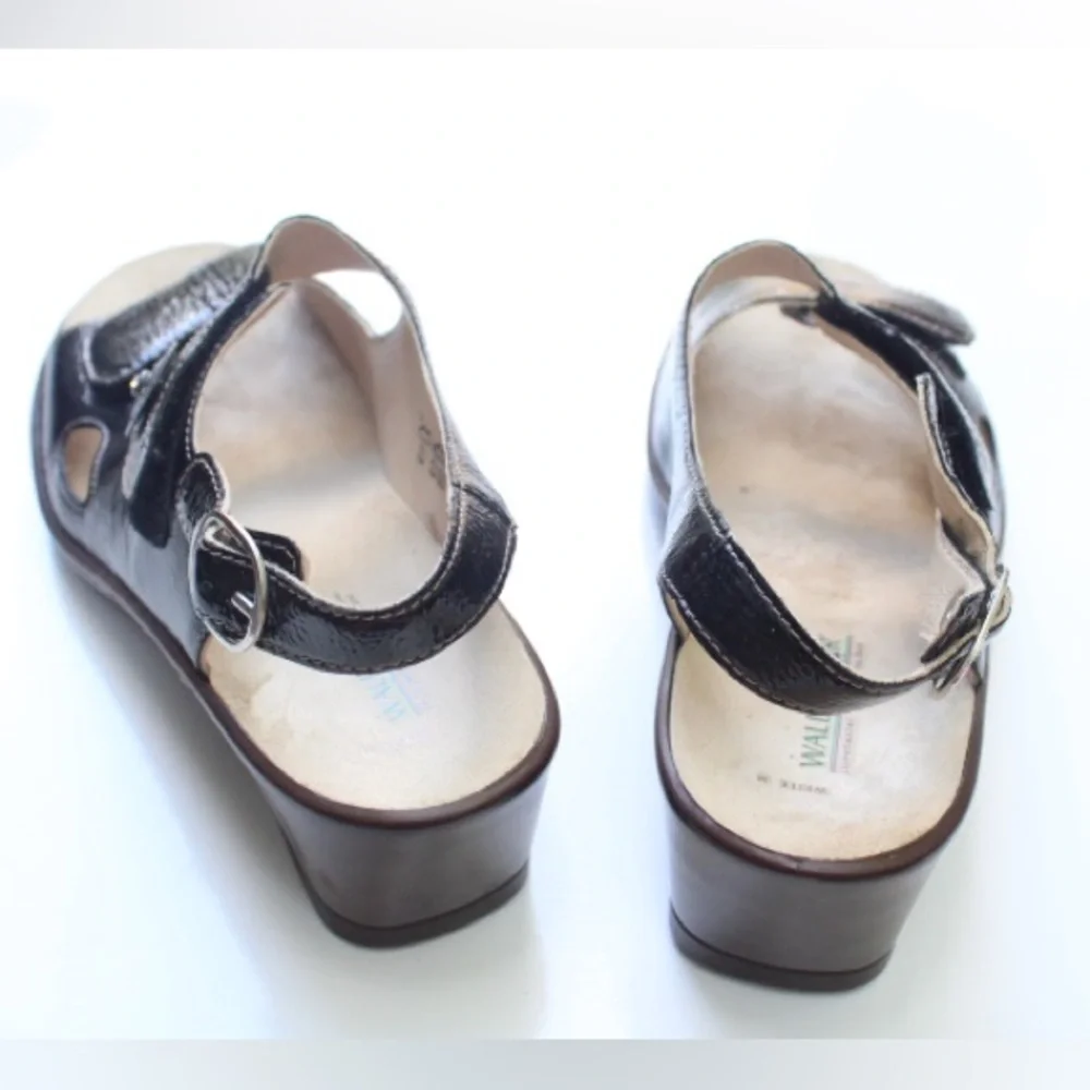 WaldLaufers sandals made
